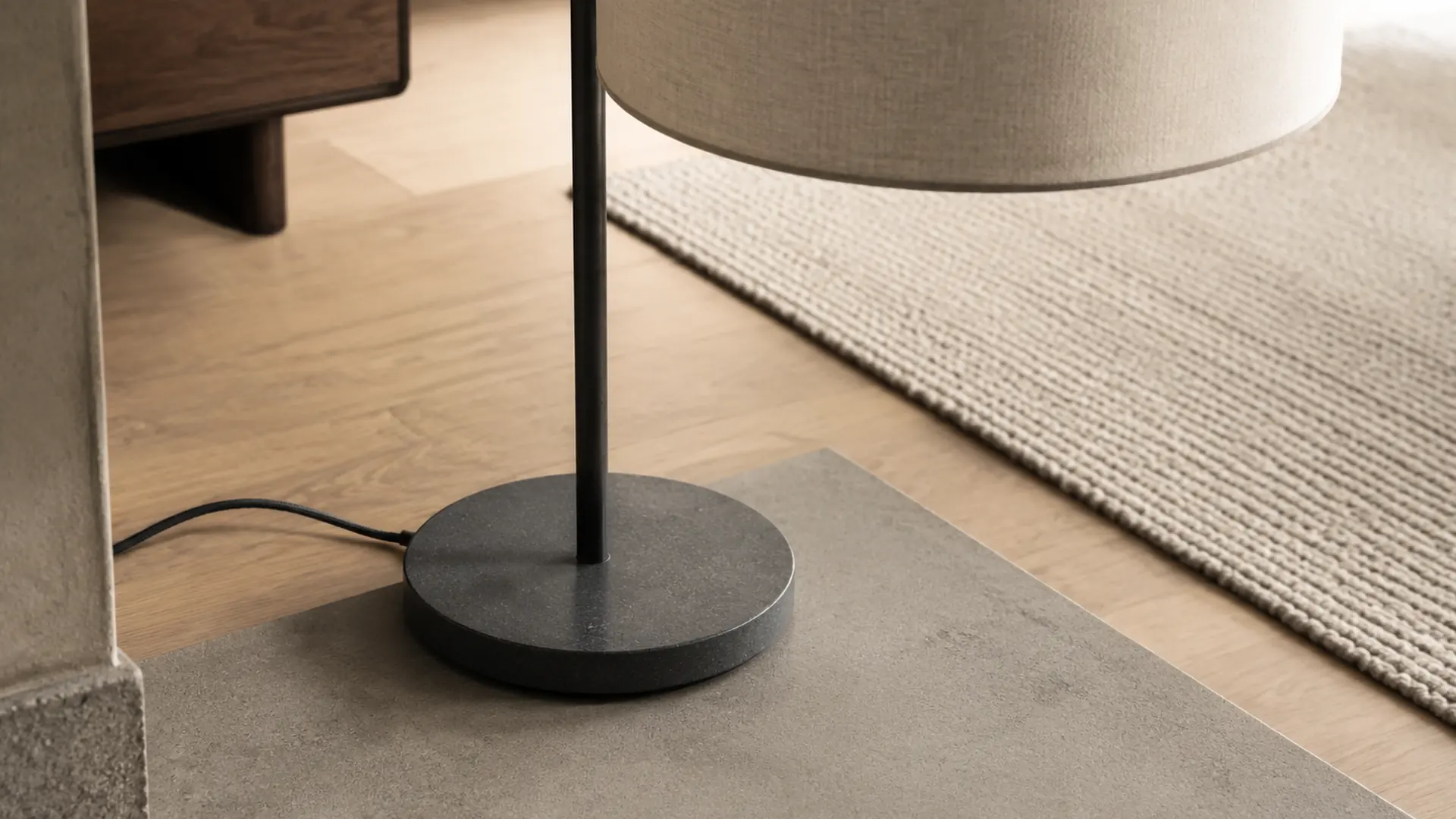 floor lamp stability material proportion or finish comparison