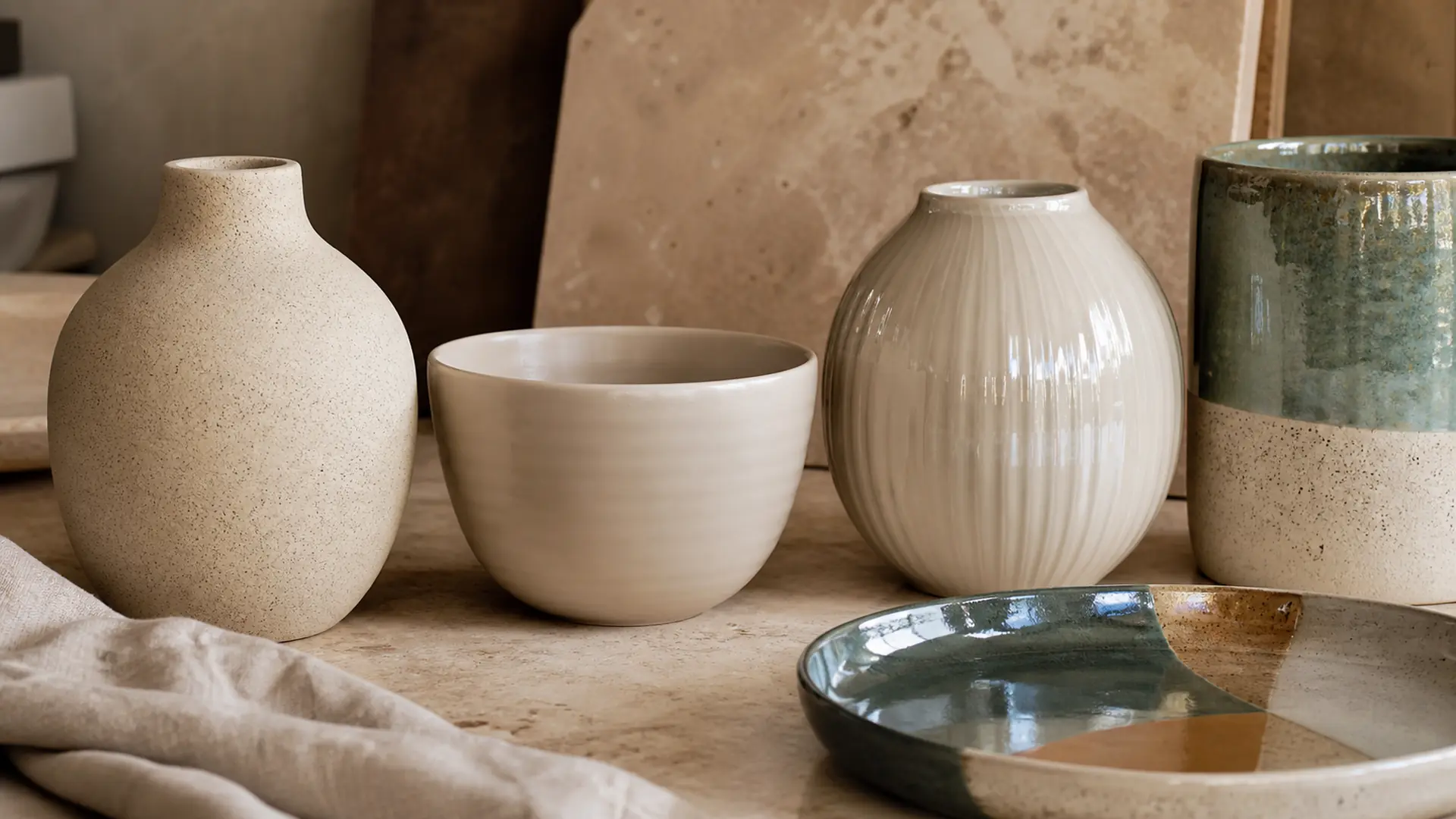 Matte vs Glossy Ceramic Pots: Finish Comparison material and finish direction